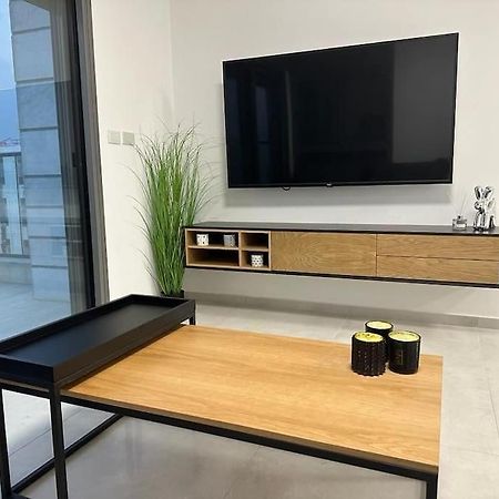 Elegant 3 Bedroom Ocean View Condo In Kiryat Yam Qiryat Yam Exterior photo