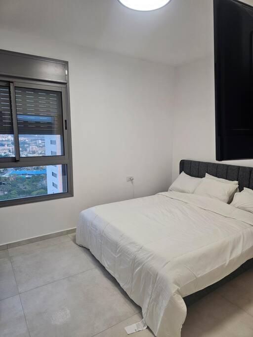 Elegant 3 Bedroom Ocean View Condo In Kiryat Yam Qiryat Yam Exterior photo