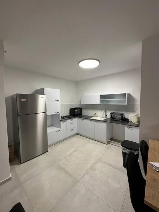 Elegant 3 Bedroom Ocean View Condo In Kiryat Yam Qiryat Yam Exterior photo