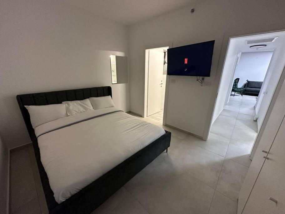 Elegant 3 Bedroom Ocean View Condo In Kiryat Yam Qiryat Yam Exterior photo